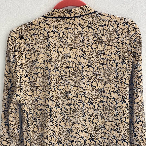 Top Shop NWOT Size US 4 Long Sleeve Blouse with gold & black floral print button - Picture 9 of 12